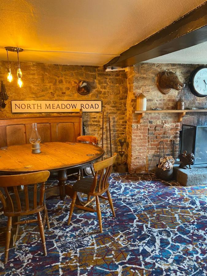The Red Lion Cricklade Exterior foto